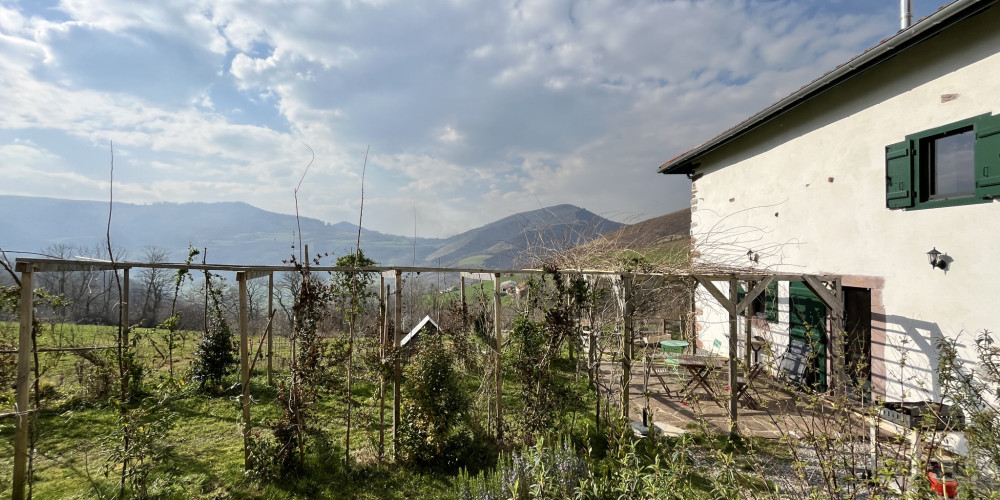 maison à HOSTA (64120)