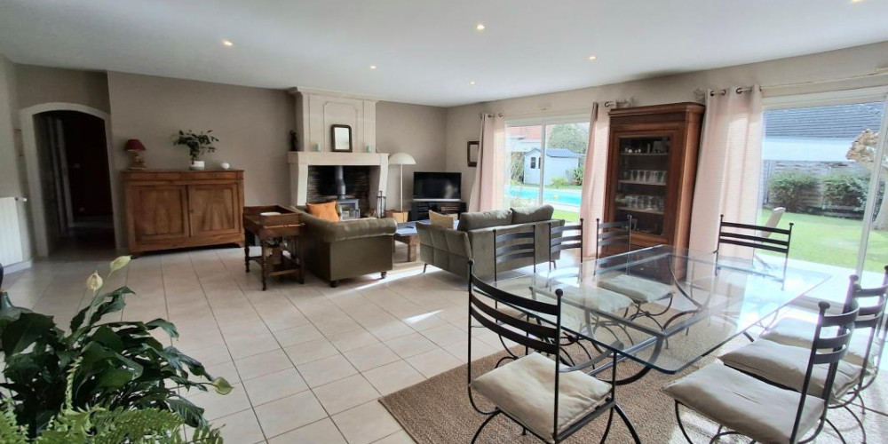 maison à MONTARDON (64121)