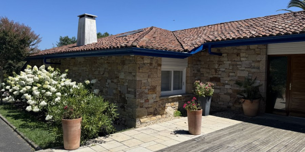 maison à URRUGNE (64122)