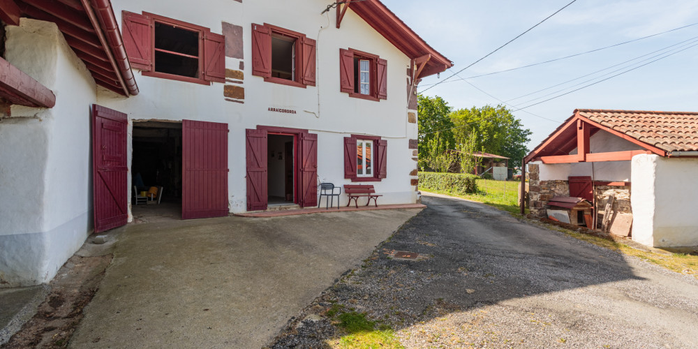 maison à URRUGNE (64122)