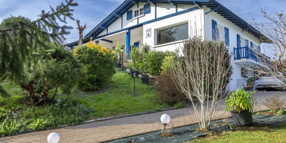 maison à URRUGNE (64122)