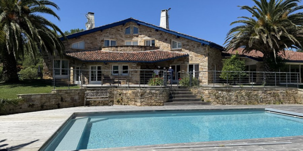 maison à URRUGNE (64122)
