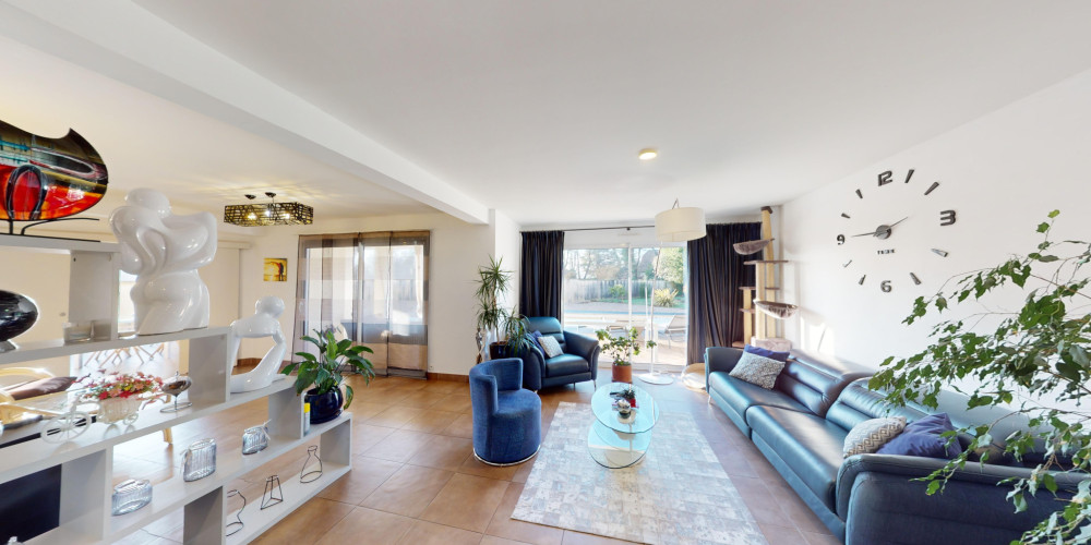 maison à BUROS (64160)