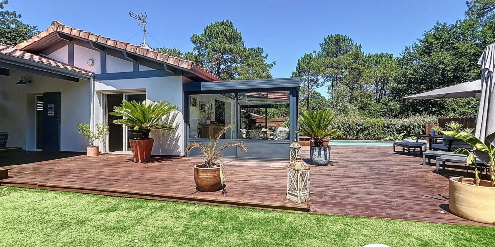 maison à BASSUSSARRY (64200)