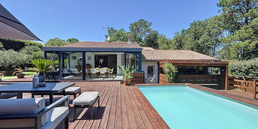 maison à BASSUSSARRY (64200)