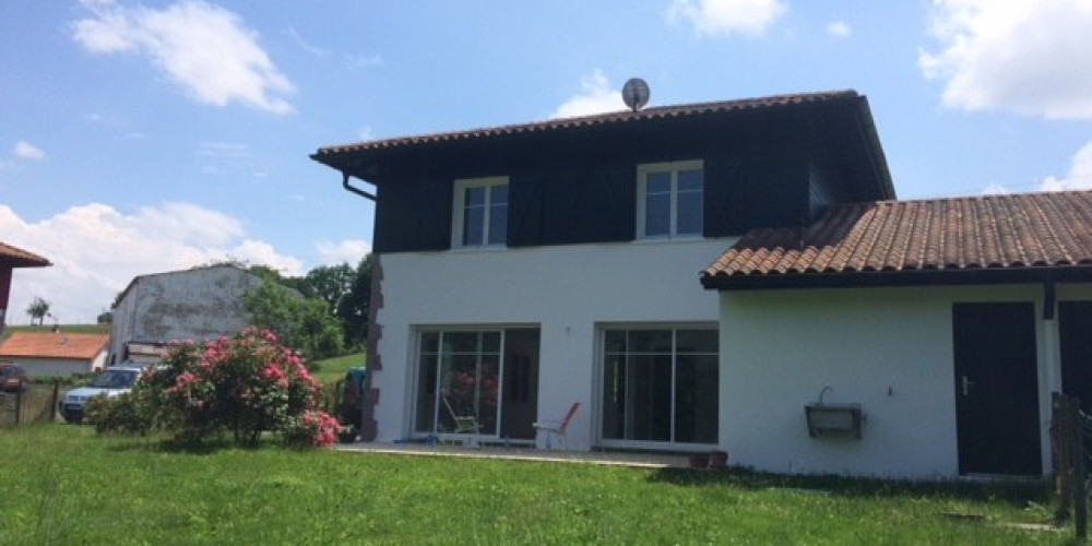 maison à IROULEGUY (64220)