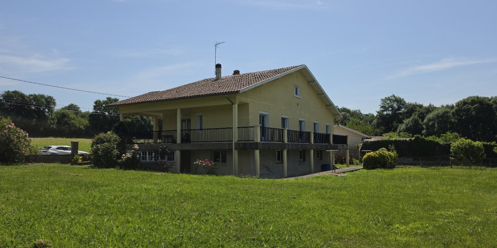 maison à PUYOO (64270)