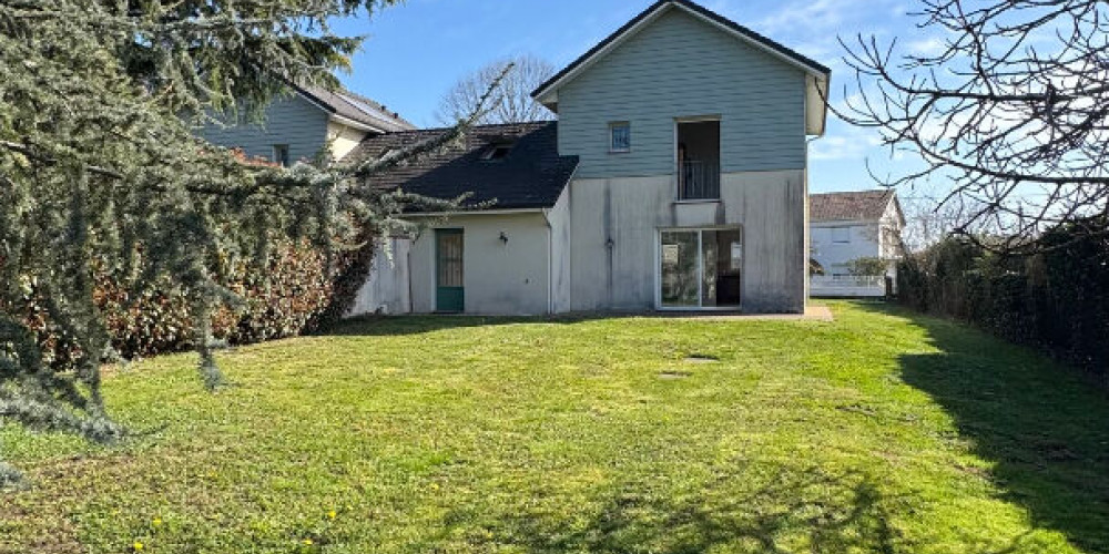 maison à LEMBEYE (64350)