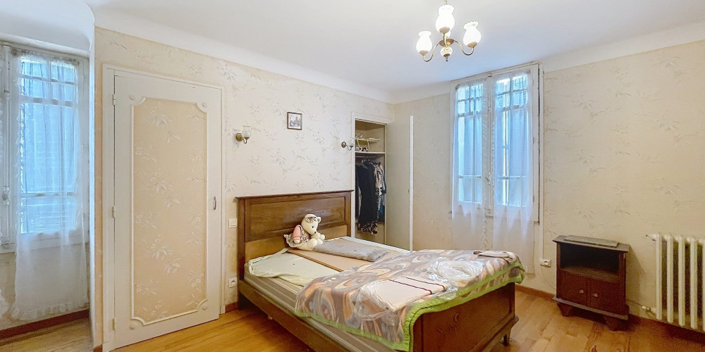 maison à THEZE (64450)