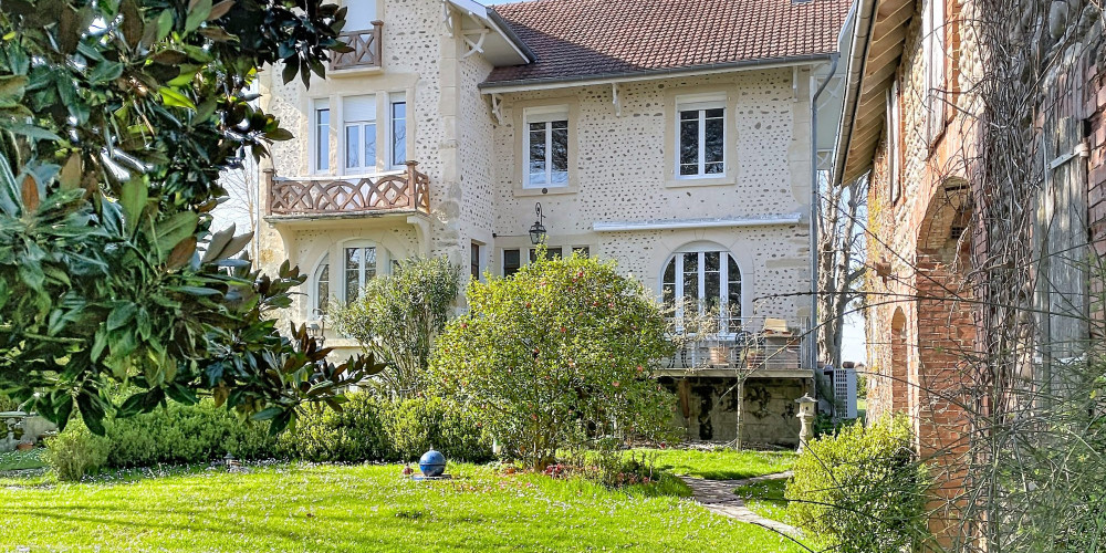 maison à THEZE (64450)