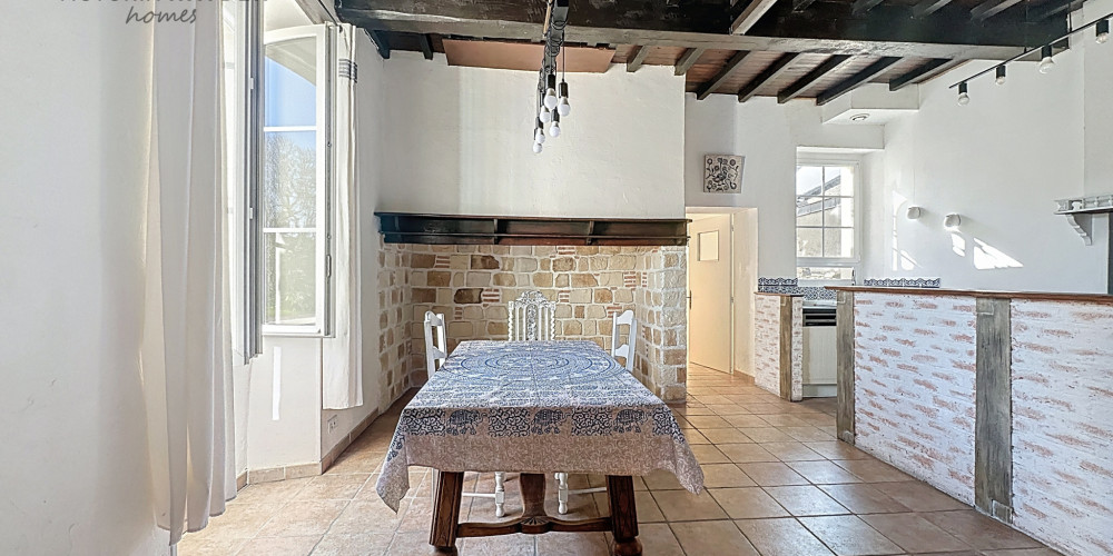 maison à NAY (64800)