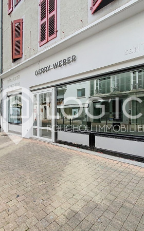 Local commercial  PAU