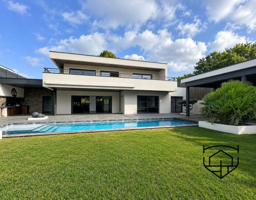 maison  IDRON