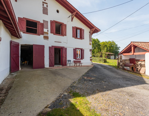 maison  URRUGNE