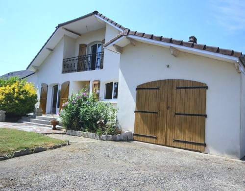 maison  LESCAR